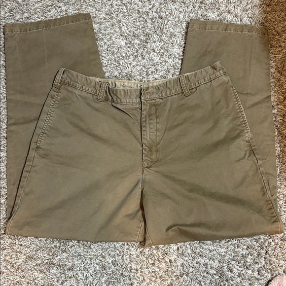 Izod Other - Izod Men's Khaki Chinos 38/32